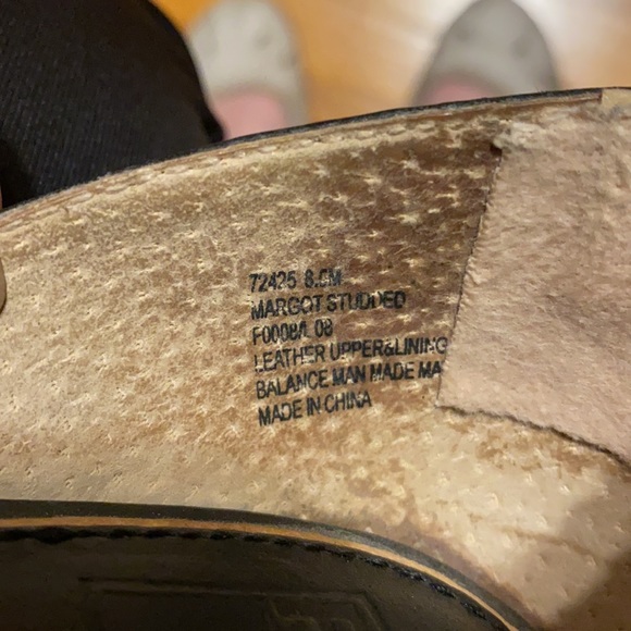 Stunning Frye Margot Black Leather studded sandals - Picture 7 of 7